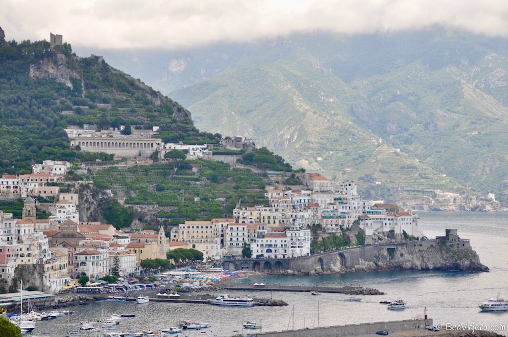 Costa Amalfitana balcones al mar Tirreno