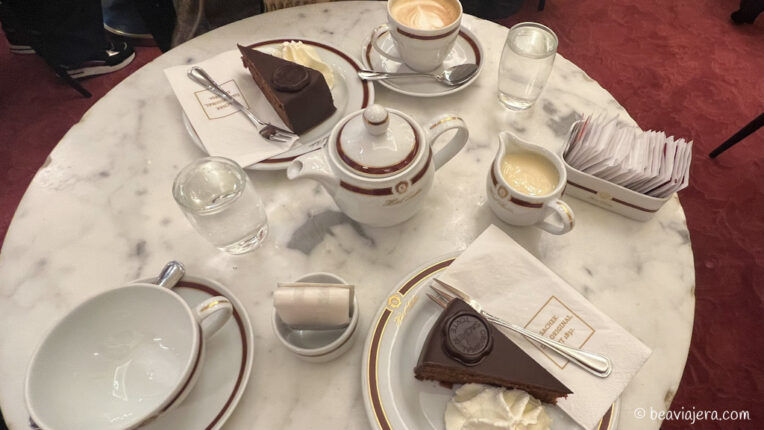 La deliciosa tarta Sacher de Viena - Beaviajera by Beatriz Lagos